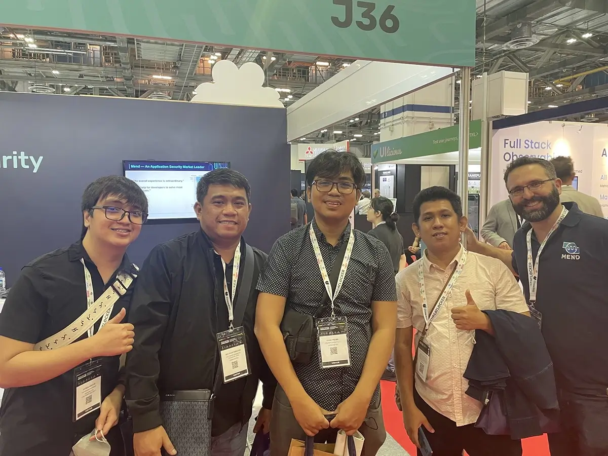 MPH Team at Cloud Expo Asia TechWeek with MEND representative
